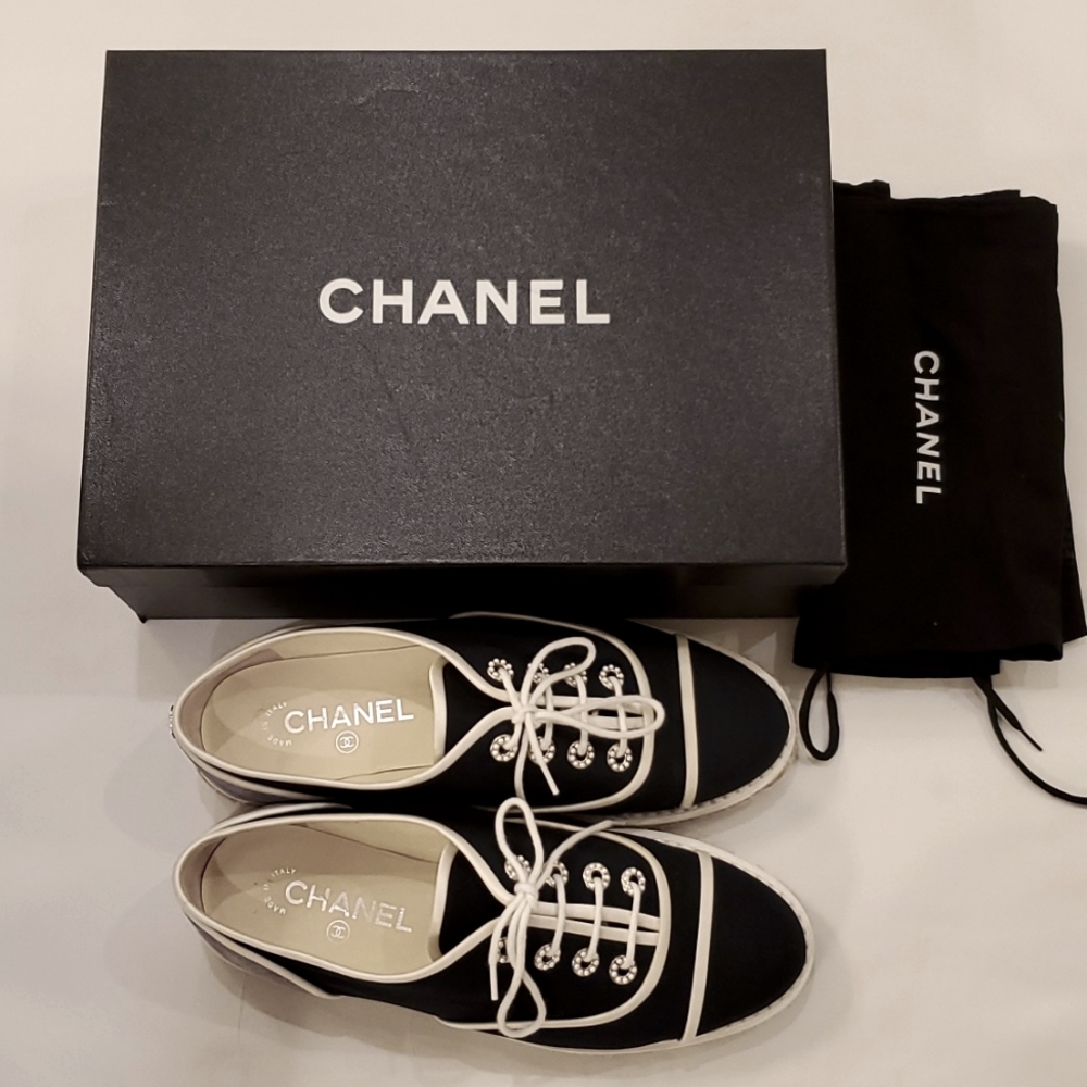 Chanel Interlocking CC Espadrille Lace Up Sneakers, size 39 - Picture 12 of 12